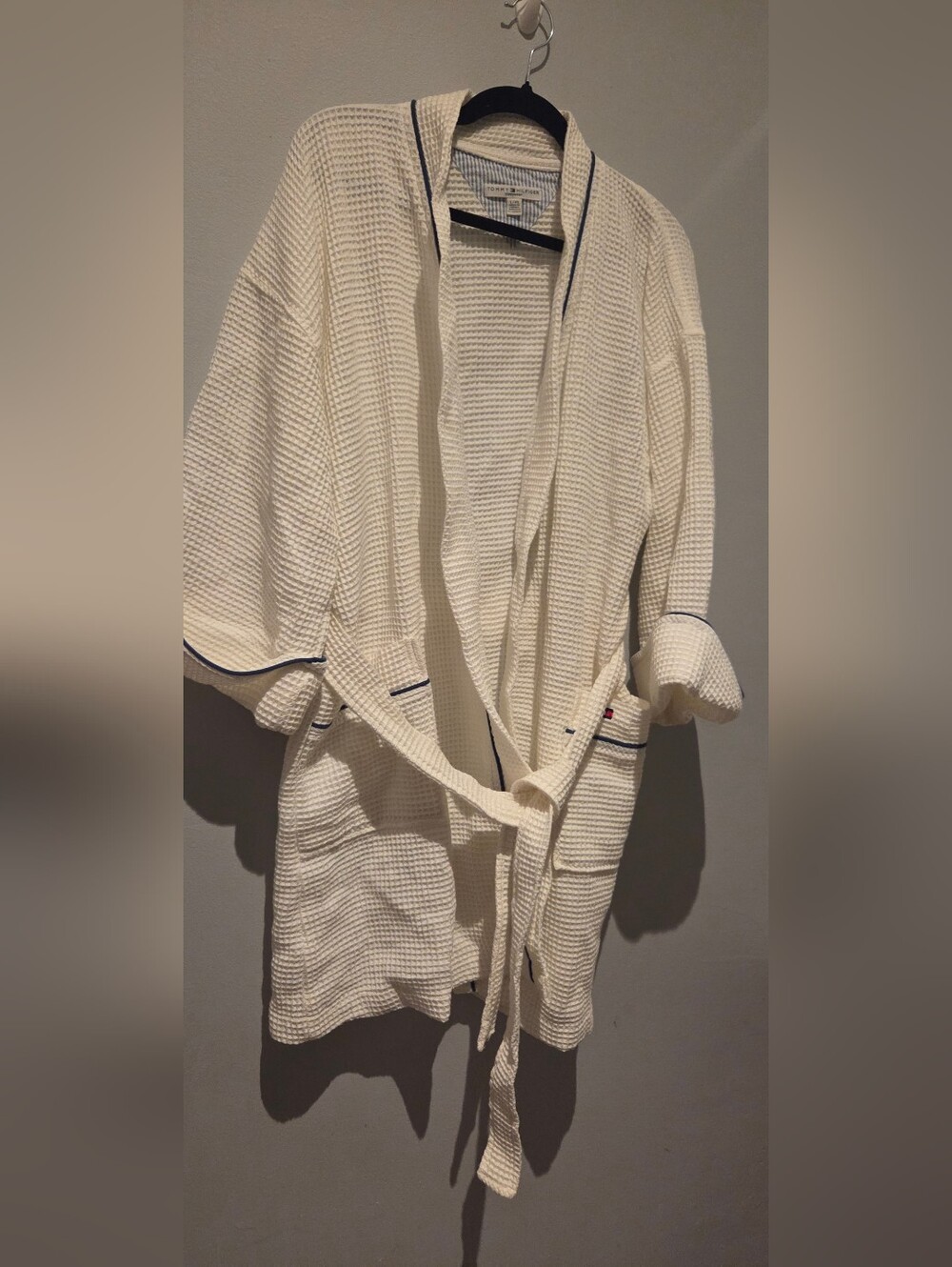 Tommy Hilfiger Cream Waffle Knit Robe with Navy Trim EUC Size L / XL